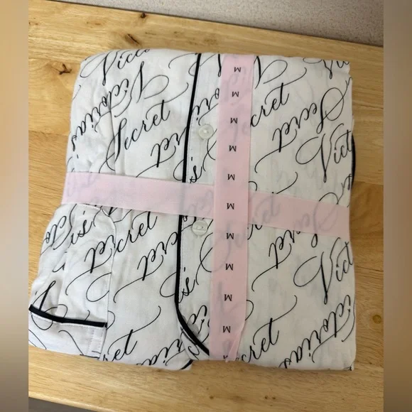 Victoria's Secret Cream and Black Flannel Long Pajama Set Size M - Picture 3 of 3